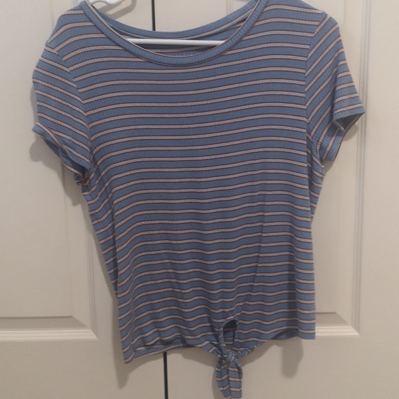American Eagle Blue Tie Knot Crop Top - Picture 2 of 4